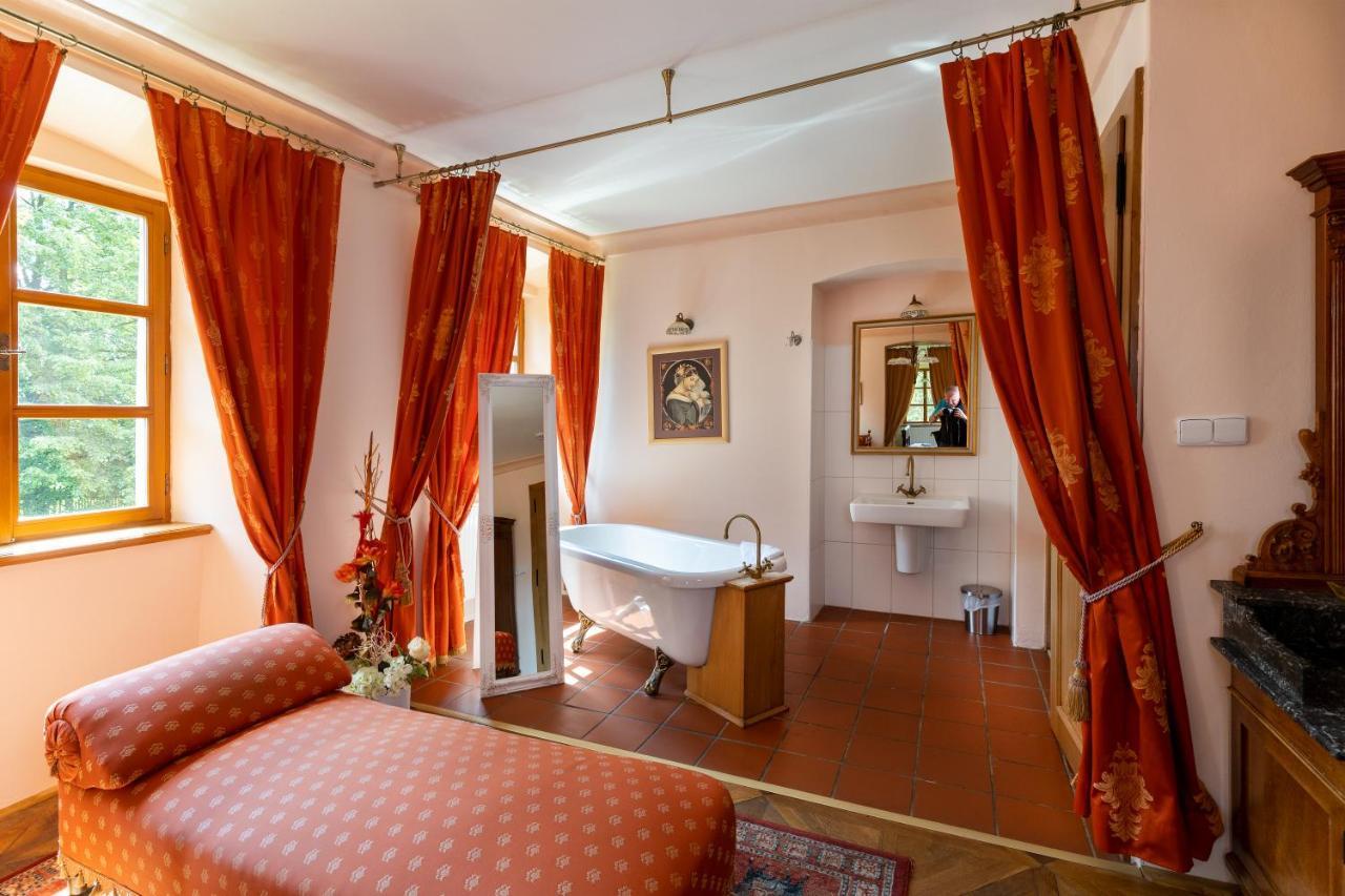 Hotel Zámeček 5*